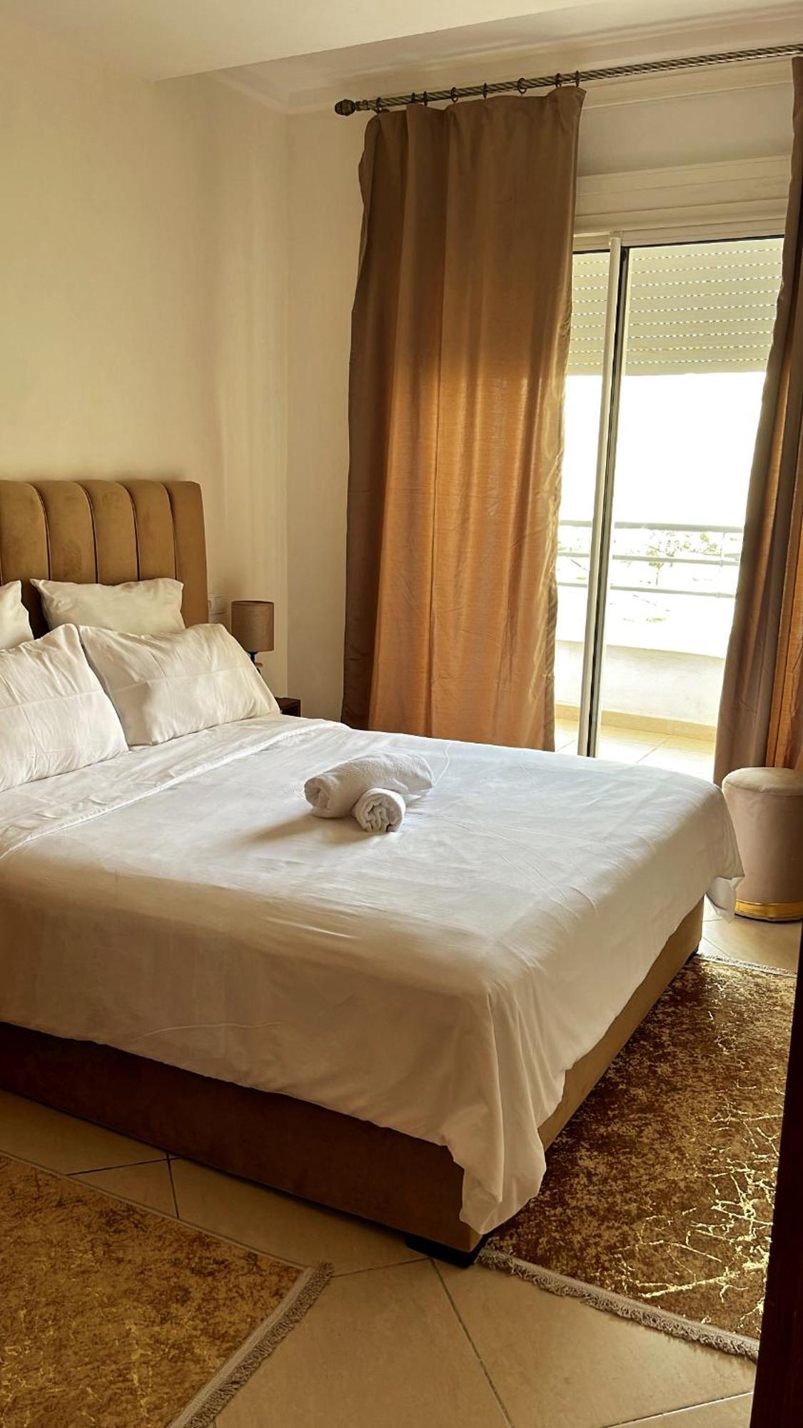 Elegant Appartement Avec Un Acces Piscine Jardin Parking Sous-Sol Et Wifi Haut Debit Fibre Optique Tangier Bagian luar foto