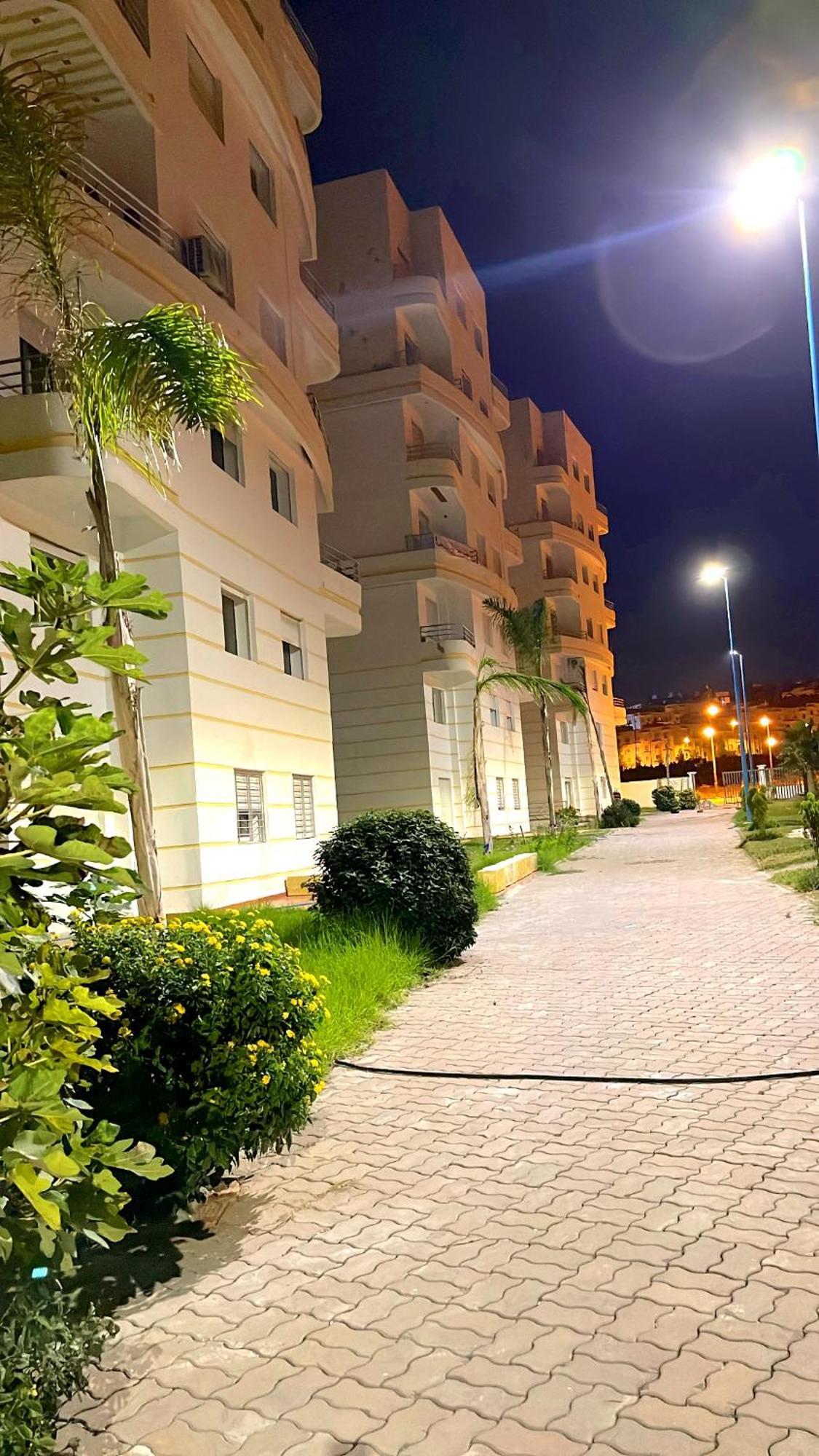 Elegant Appartement Avec Un Acces Piscine Jardin Parking Sous-Sol Et Wifi Haut Debit Fibre Optique Tangier Bagian luar foto