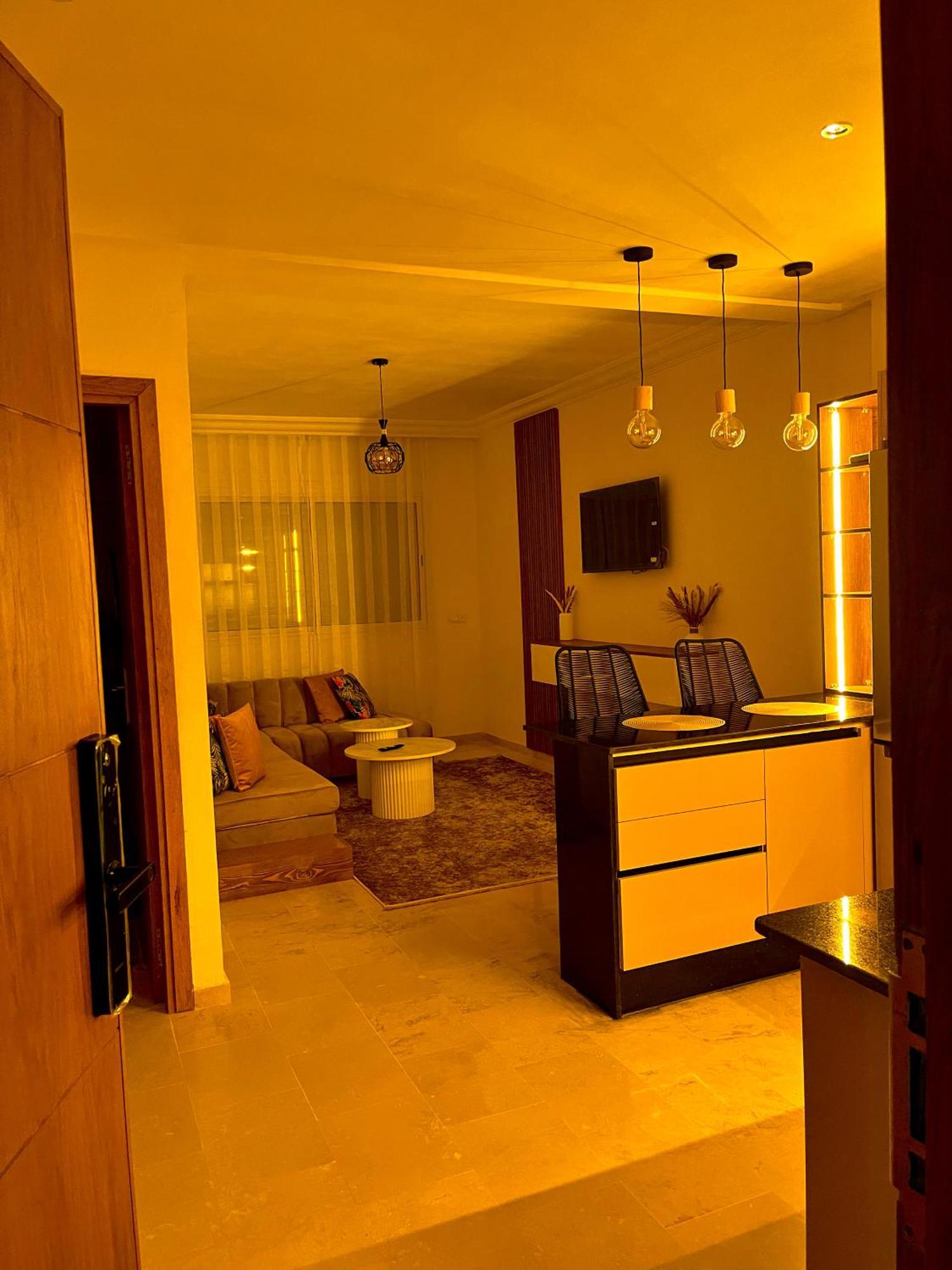 Elegant Appartement Avec Un Acces Piscine Jardin Parking Sous-Sol Et Wifi Haut Debit Fibre Optique Tangier Bagian luar foto