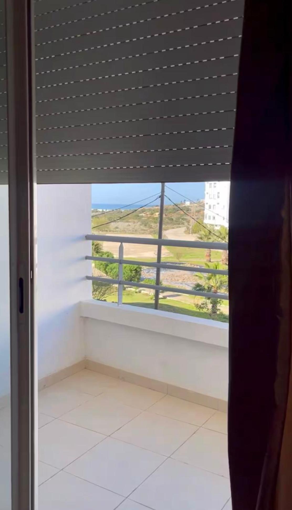 Elegant Appartement Avec Un Acces Piscine Jardin Parking Sous-Sol Et Wifi Haut Debit Fibre Optique Tangier Bagian luar foto